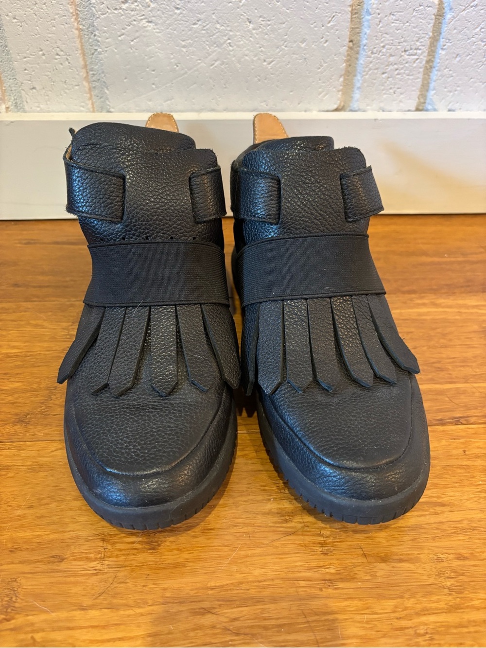 Mobs Black Leather Fringe Ankle Booties/ Sneakers Women’s 7